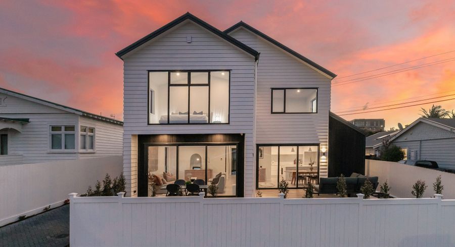 at 42 Huia Road, Point Chevalier, Auckland