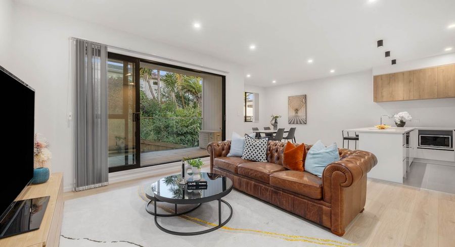  at 296A East Coast Road, Forrest Hill, North Shore City, Auckland
