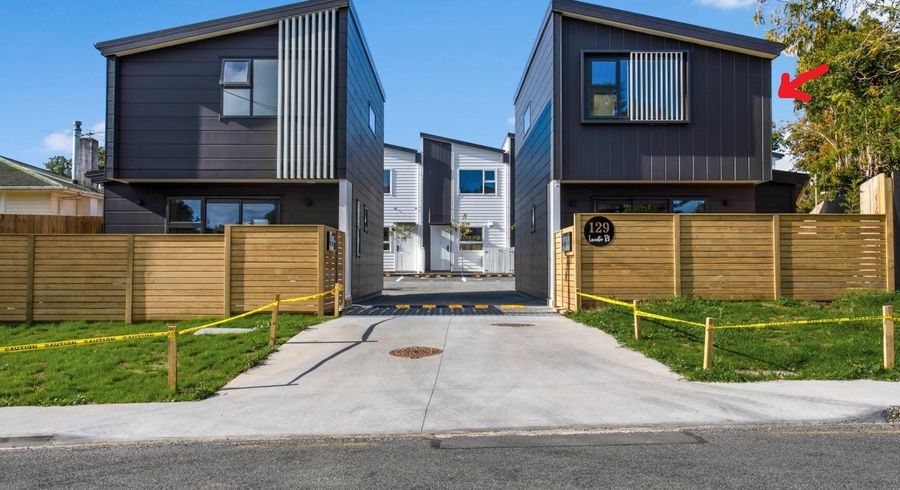  at 1/129 Lancaster Road, Beach Haven, Auckland