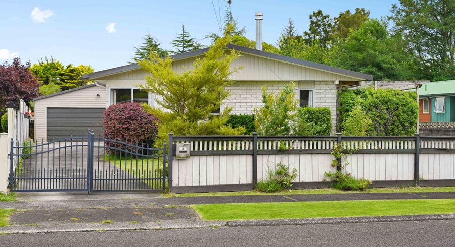  at 5 Brookbank Place, Glenview, Hamilton, Waikato