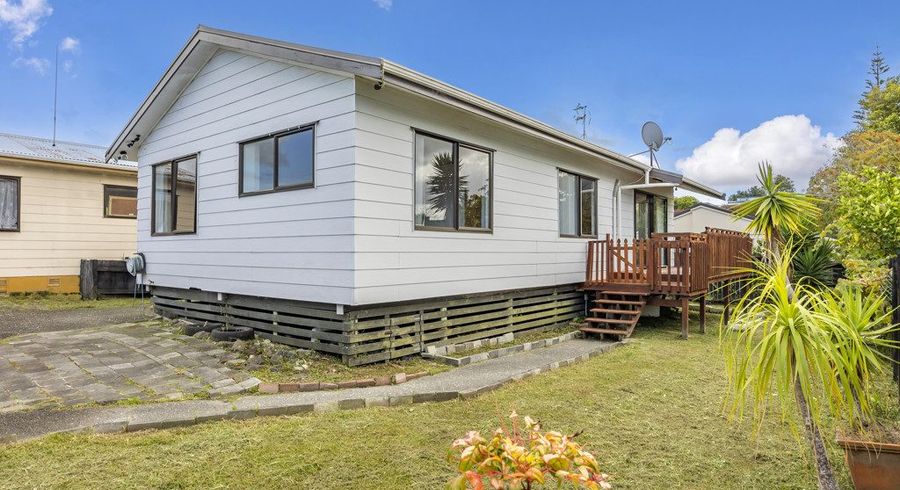  at 1/42 Starforth Place, Henderson, Waitakere City, Auckland