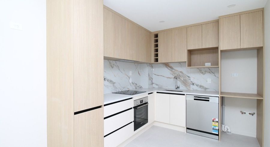  at 7E Spears Place, Botany Downs, Manukau City, Auckland