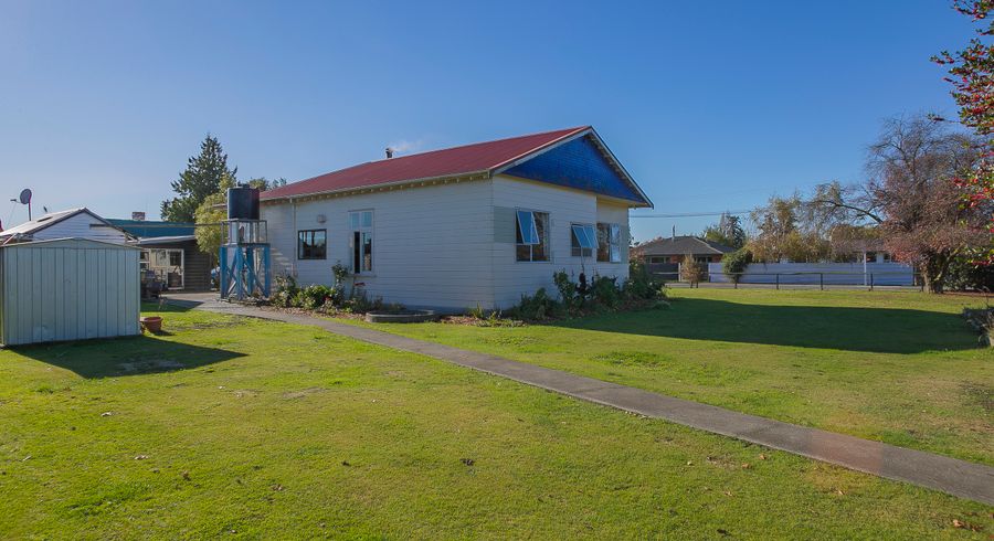  at 5 Main Road, Pleasant Point