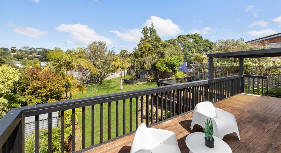  at 22 Avonleigh Road, Green Bay, Auckland