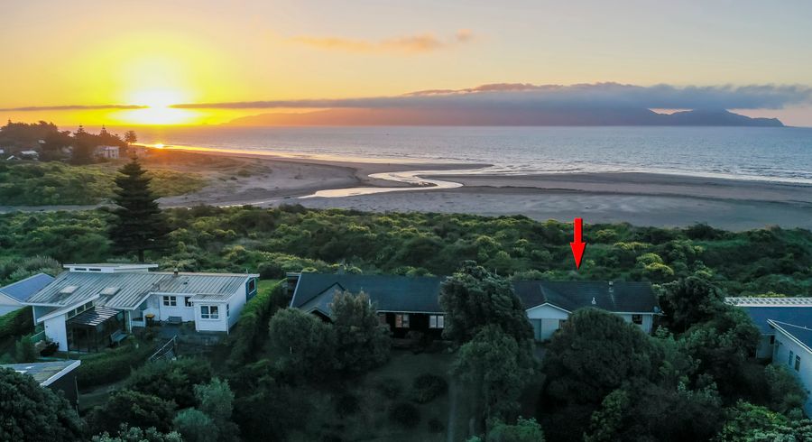  at 43 Field Way, Waikanae Beach, Waikanae