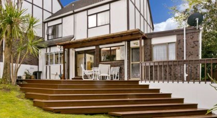  at 2/5 Kegworth Place, Browns Bay, Auckland