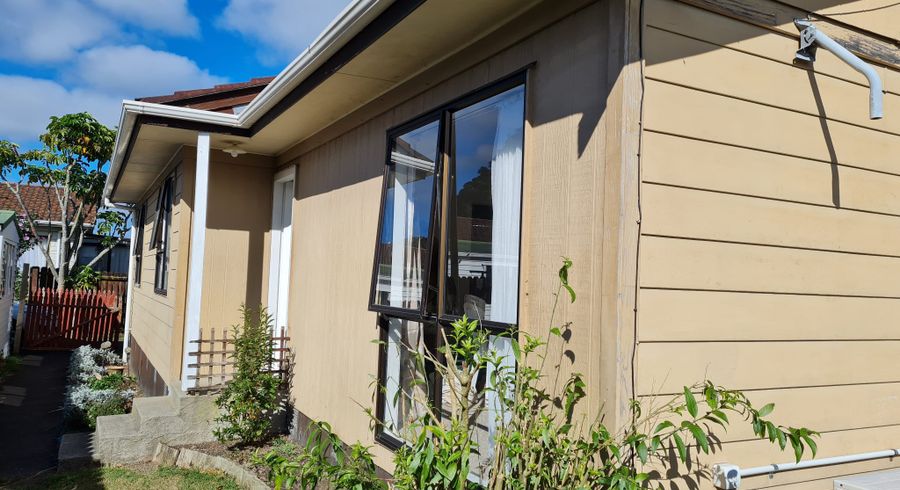  at 2/321 Weymouth Road, Weymouth, Manukau City, Auckland