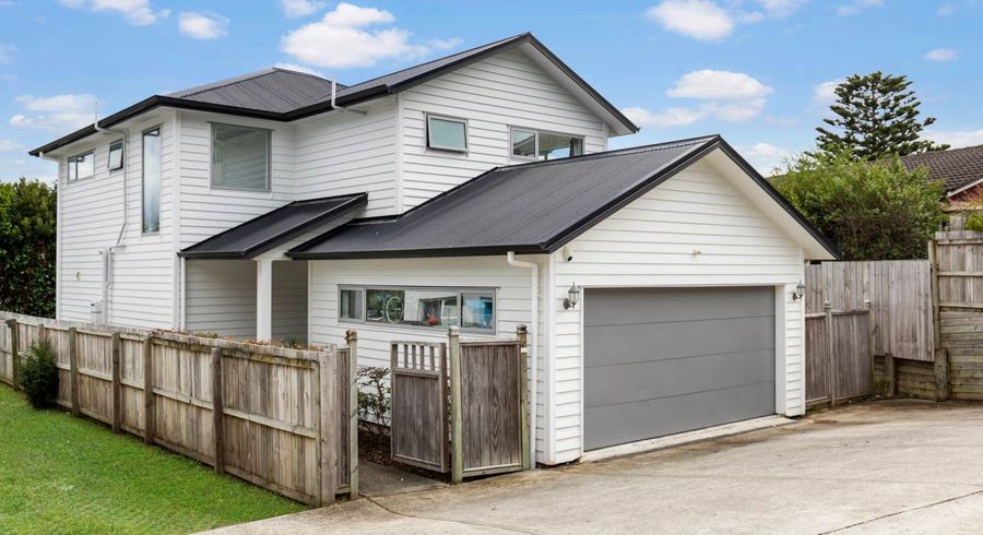  at 86 Pupuke Road, Hillcrest, Auckland