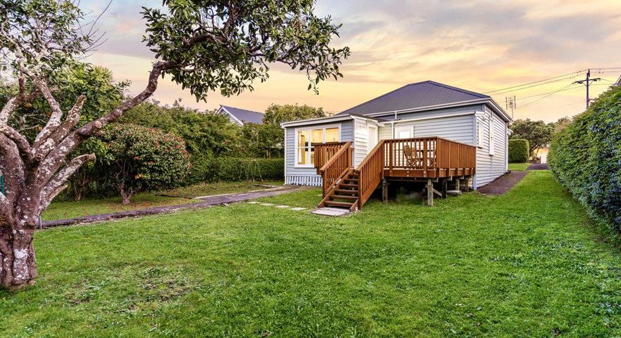  at 6 Halesowen Avenue, Sandringham, Auckland