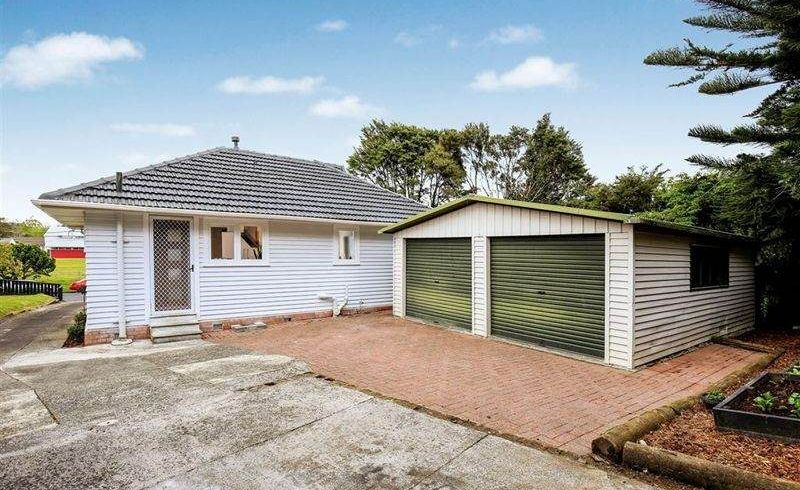  at 27 Smythe Road, Henderson, Waitakere City, Auckland