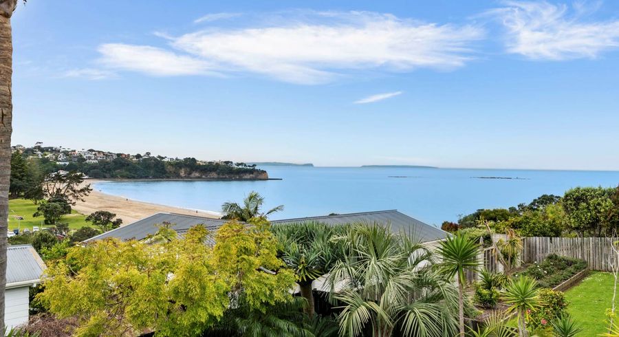  at 2/28 Beechwood Road, Rothesay Bay, Auckland