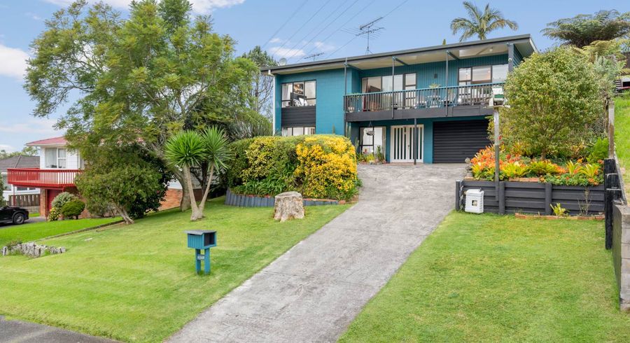  at 4 Stephen Lysnar Place, Hillsborough, Auckland