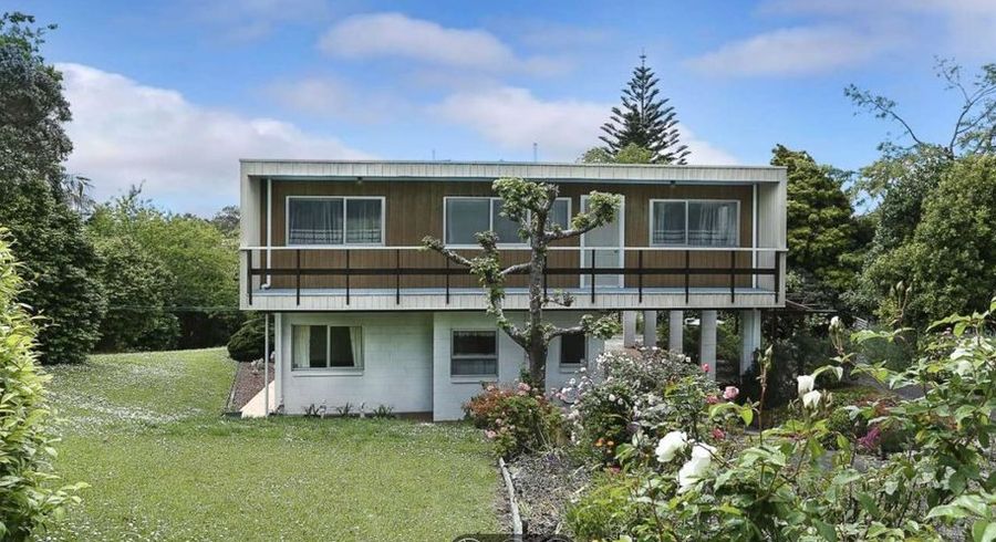  at 28 Cyclarama Crescent, Massey, Waitakere City, Auckland