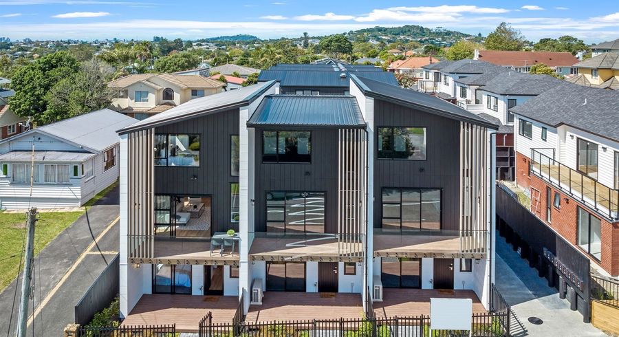  at 1/18 Roberton Road, Avondale, Auckland