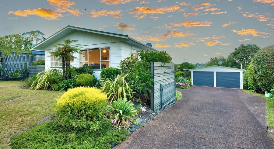  at 32 Widmore Drive, Massey, Auckland