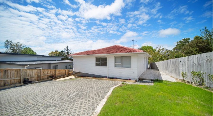  at 6C Zingaro Place, Massey, Waitakere City, Auckland