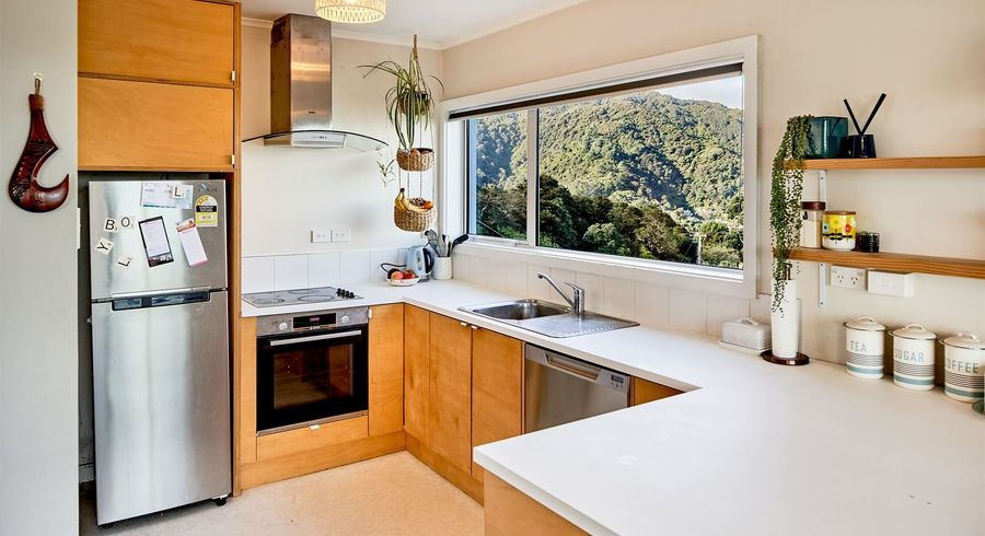  at 8C Nikau Road, Point Howard, Lower Hutt