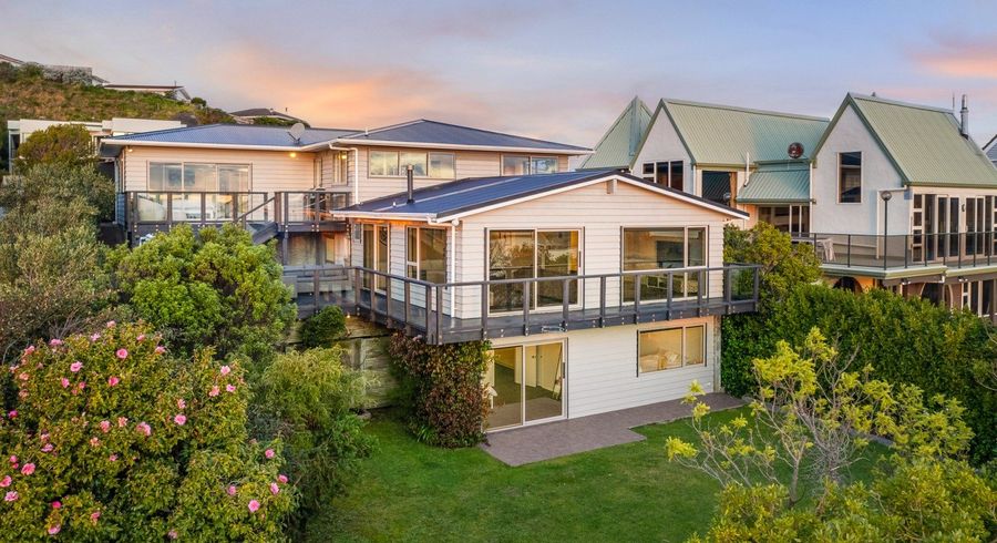  at 7 Tregear Place, Camborne, Porirua