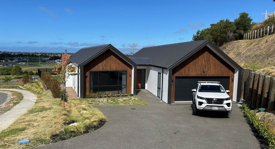  at 75 Oak Road, Poraiti, Napier