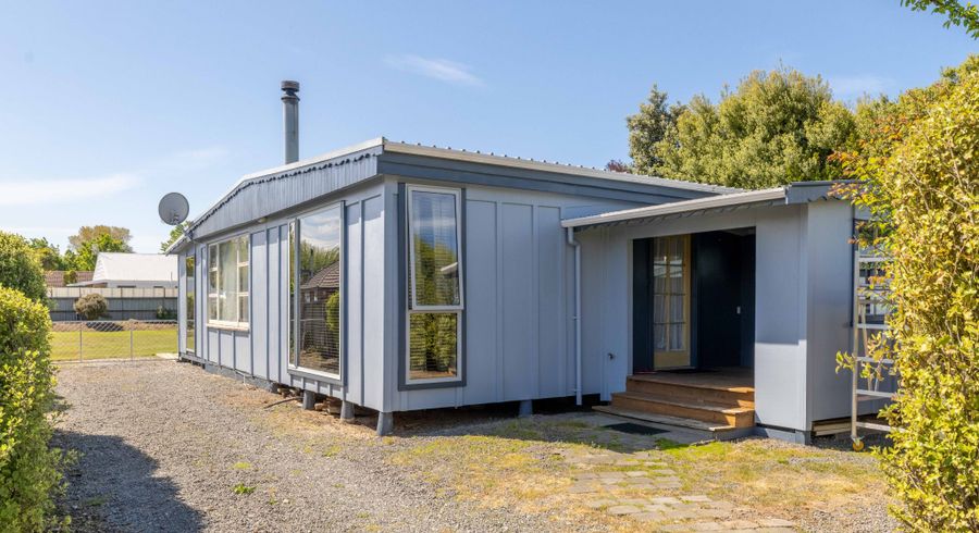  at 40 Queens Avenue, Waikuku Beach, Waikuku Beach