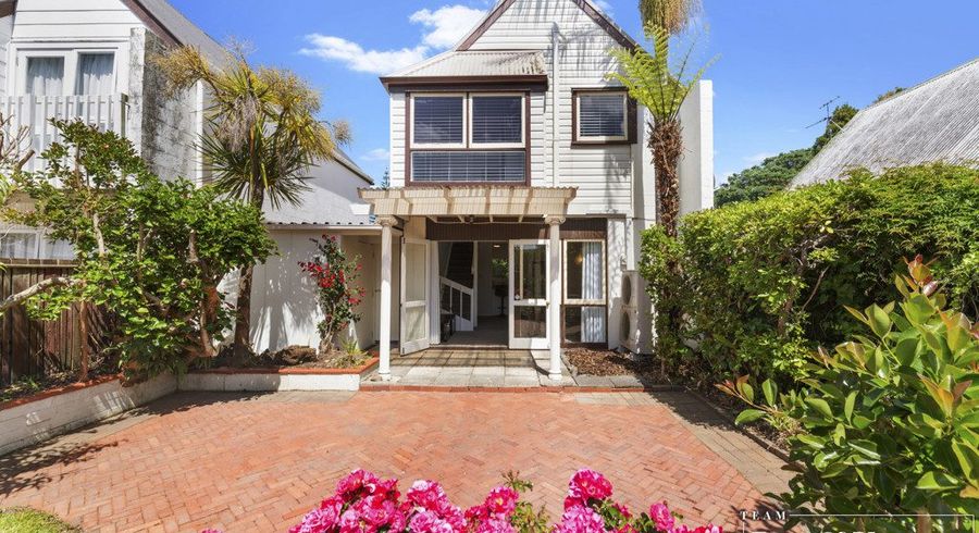  at 2/10 Longford Street, Mount Wellington, Auckland