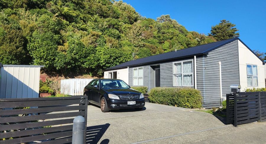  at 8 Otonga Heights, Maungaraki, Lower Hutt, Wellington