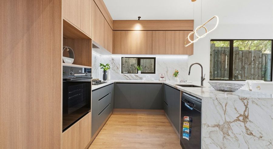  at 2/1 Sheralee Place, Bucklands Beach, Manukau City, Auckland