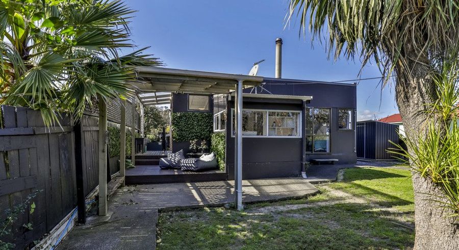  at 2 Woodglen Road, Glen Eden, Waitakere City, Auckland