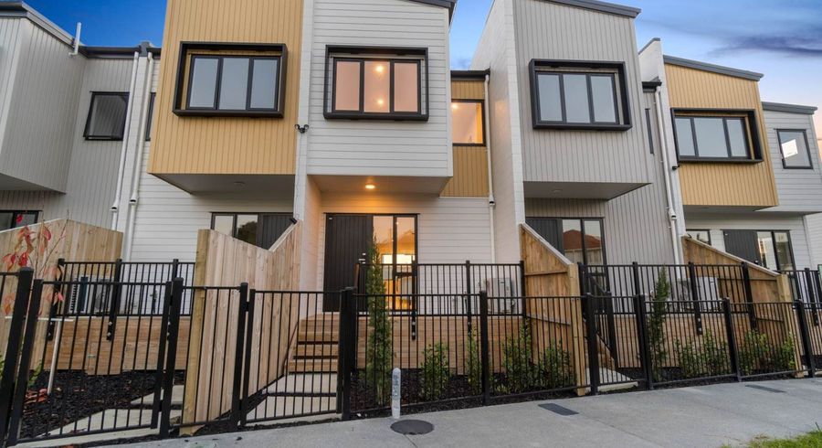  at 15 Farringdon Street, Glen Innes, Auckland City, Auckland
