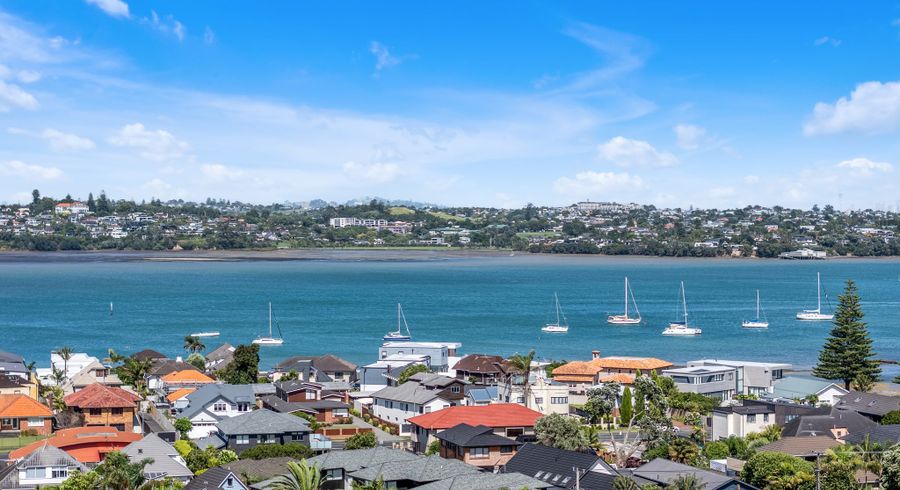  at 2/17 Lynton Road, Bucklands Beach, Manukau City, Auckland
