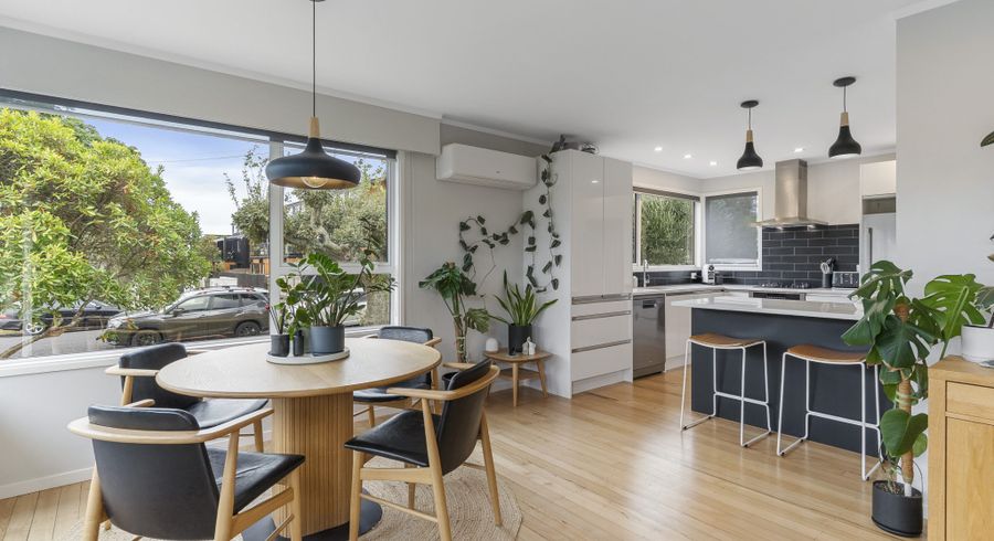  at 1/10 Crete Avenue, Milford, Auckland