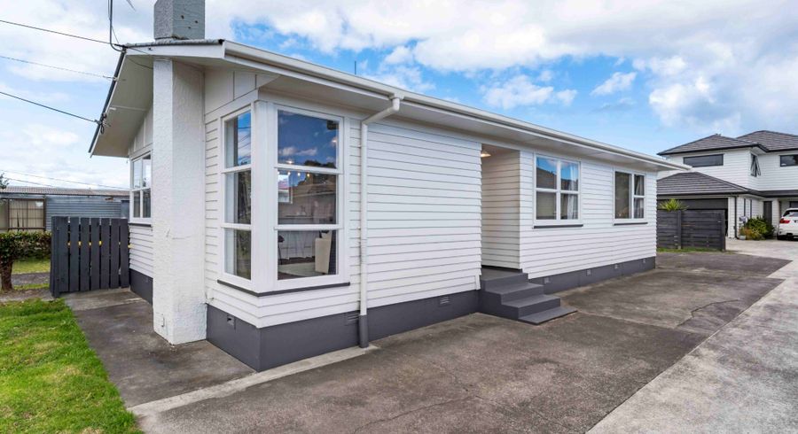  at 55 Larnoch Road, Henderson, Waitakere City, Auckland