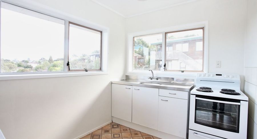  at 2/85A Target Road, Totara Vale, North Shore City, Auckland