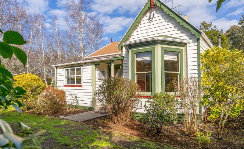  at 33 Chester Road, Clareville, Carterton