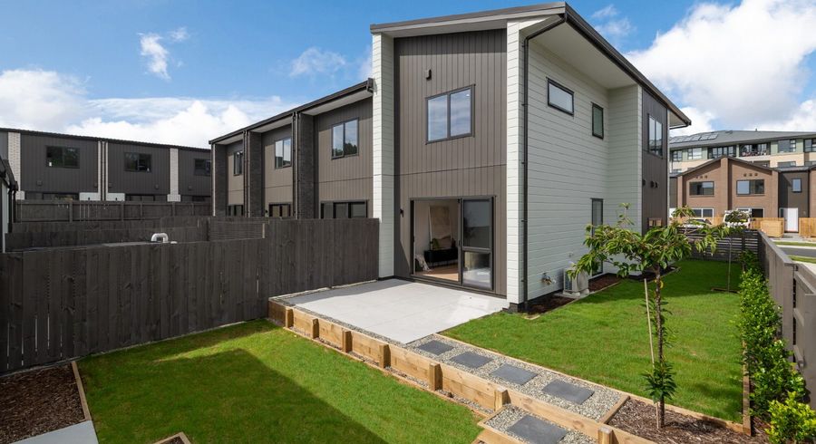  at 3 Wakaturia Way, Glenfield, North Shore City, Auckland