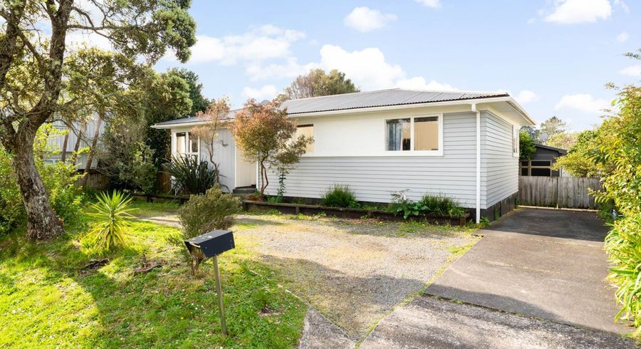  at 90 Riverpark Crescent, Henderson, Waitakere City, Auckland