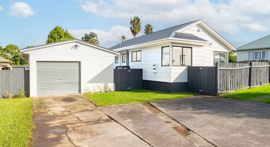  at 2/7 Rewarewa Road, Te Atatu Peninsula, Waitakere City, Auckland