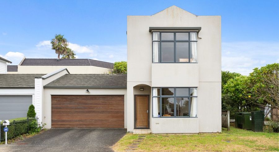  at Te Atatu Peninsula, Waitakere City, Auckland