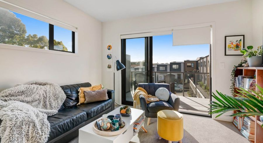  at 2/694 Whangaparaoa Road, Stanmore Bay, Rodney, Auckland
