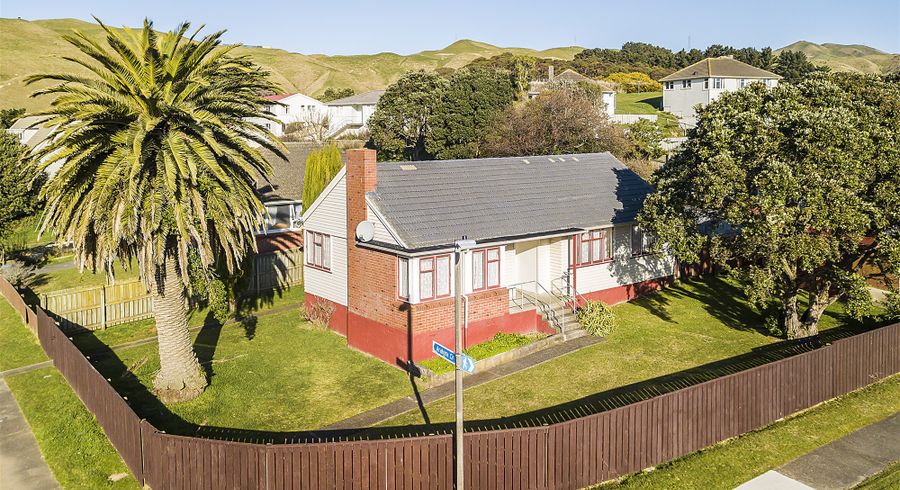  at 2 Arahura Crescent, Waitangirua, Porirua