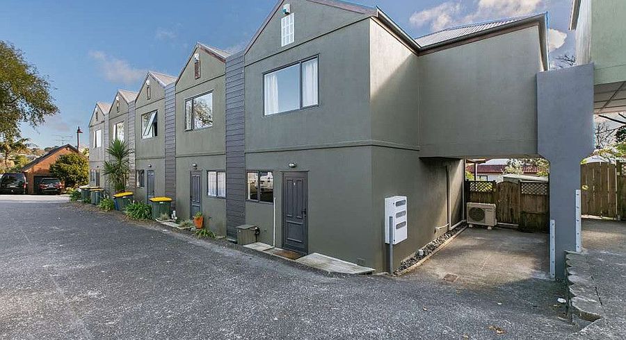  at 5/44 Fields Parade, Oteha, Auckland