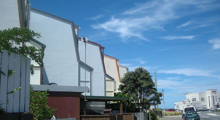  at 2/100 Lyall Parade, Lyall Bay, Wellington, Wellington