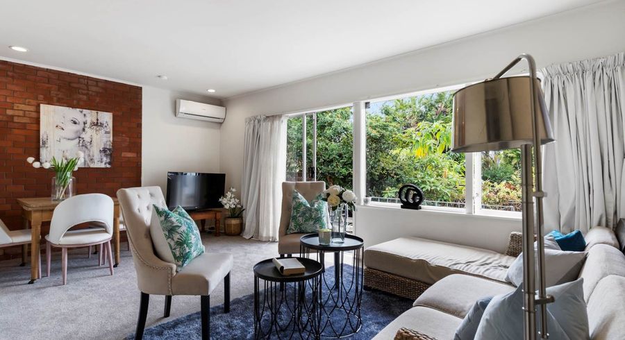  at 2/27 Ellerton Road, Mount Eden, Auckland City, Auckland