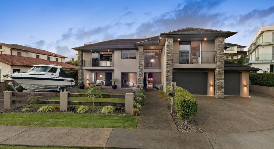  at 16 Skye Road, East Tamaki Heights, Auckland