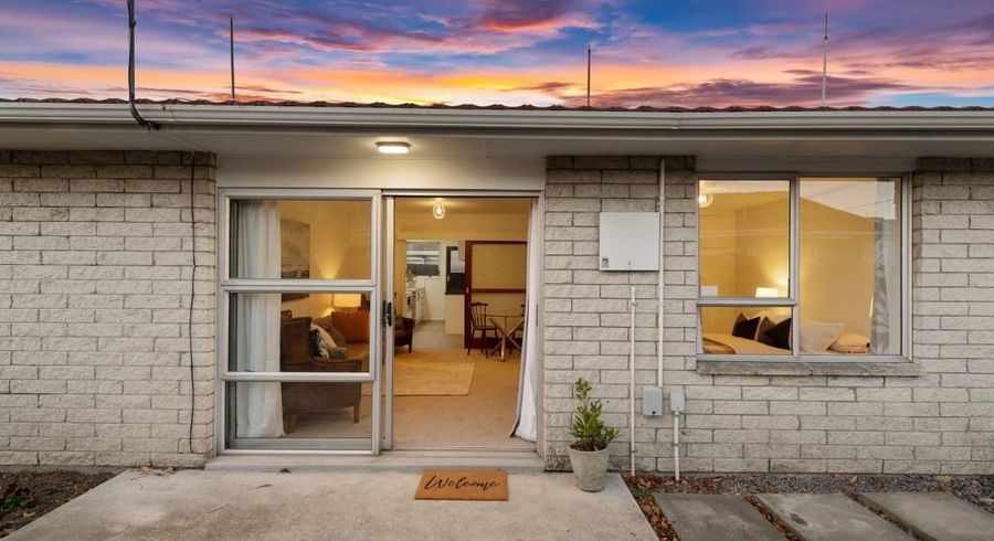  at 2/33 Fairfield Avenue, Addington, Christchurch