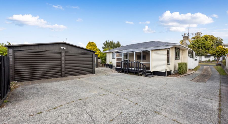  at 17 Glenview Terrace, Glenview, Hamilton, Waikato