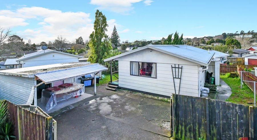  at 2/67 Redcrest avenue, Red Hill, Papakura