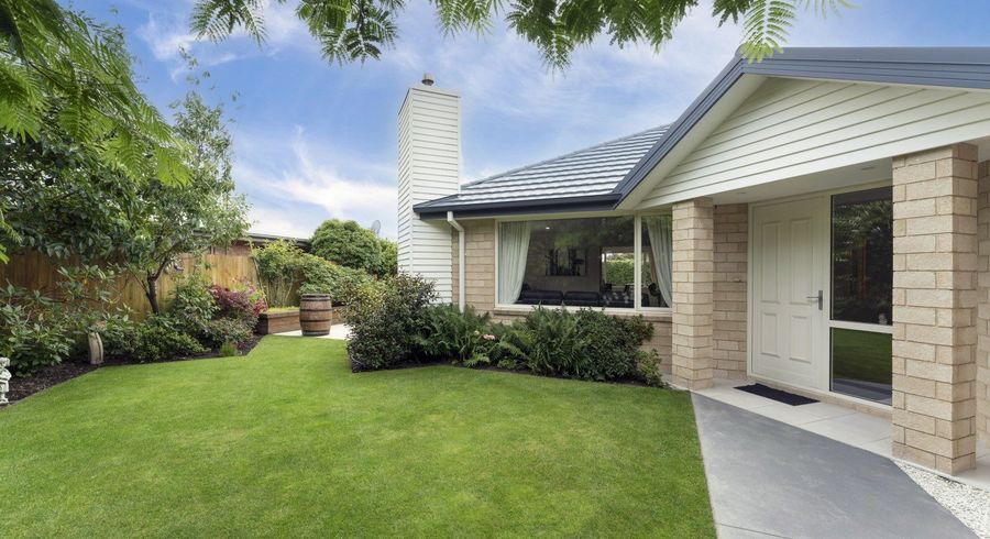  at 11 Hoihere Place, Parklands, Christchurch