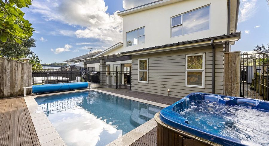  at 14 Witton Place, Schnapper Rock, Auckland