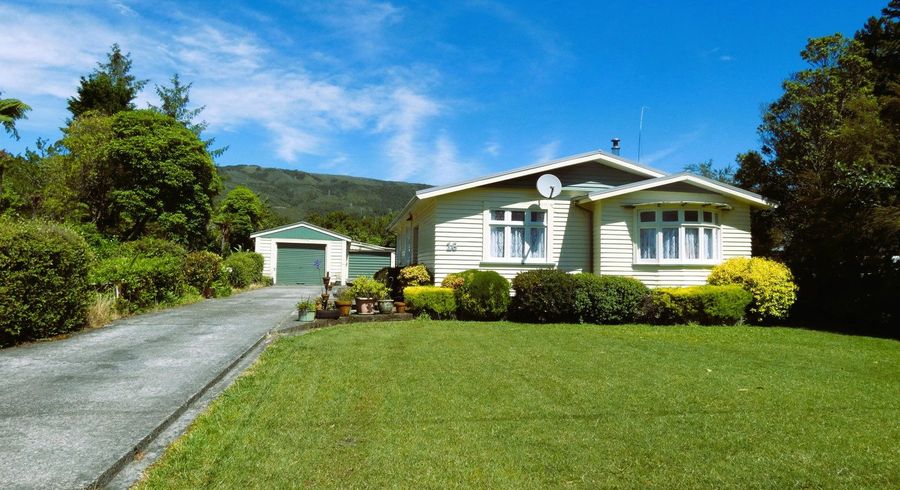  at 16 Mcgill Street, Waimangaroa